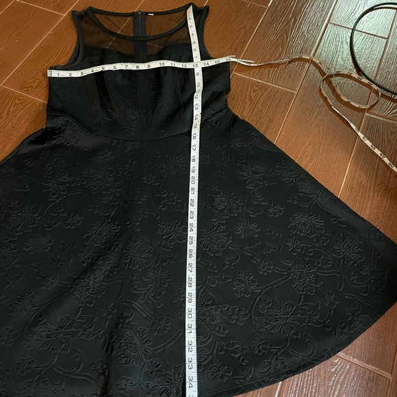 Target Sleeveless black floral embossed dress mesh bodice size medium fit flare - Picture 8 of 16